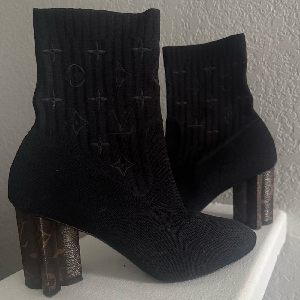 Louis Vuitton Silhouette Ankle Boots.